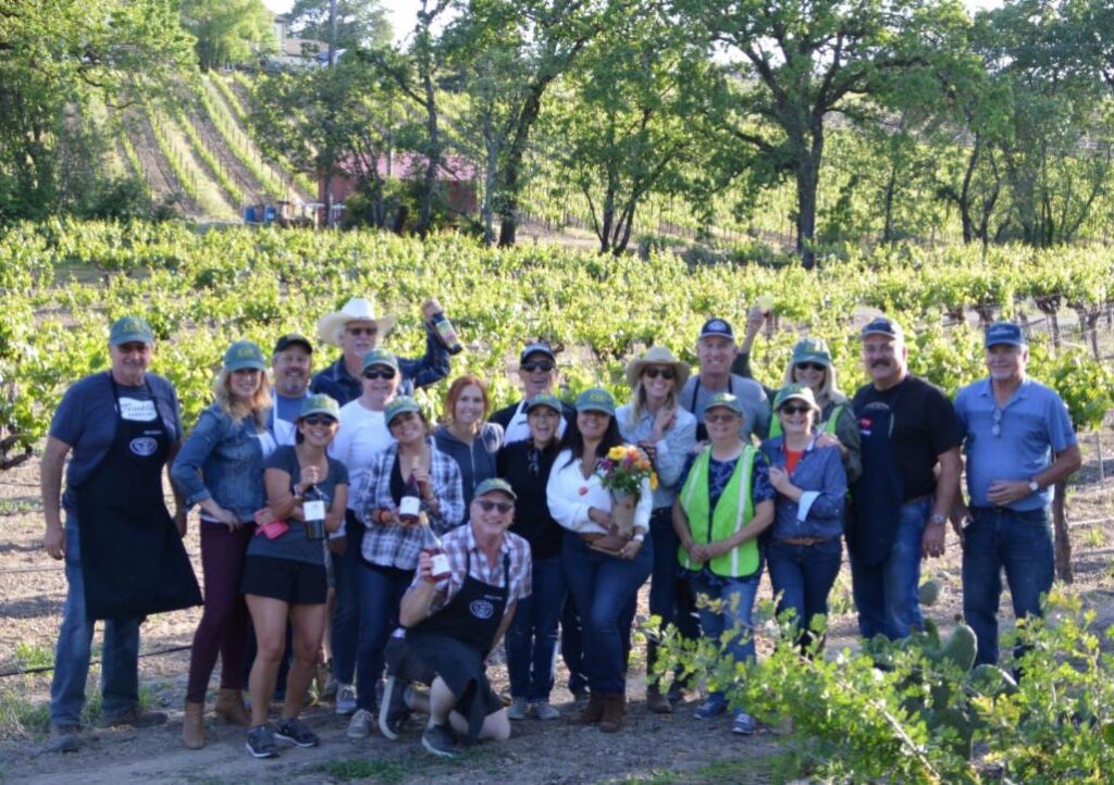 Boots and Vines 2022 volunteer group